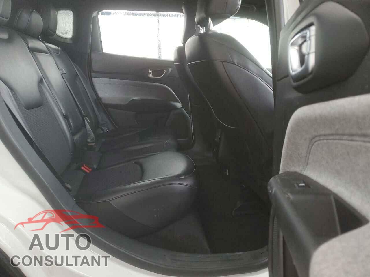 JEEP COMPASS 2023 - 3C4NJDBN7PT567015