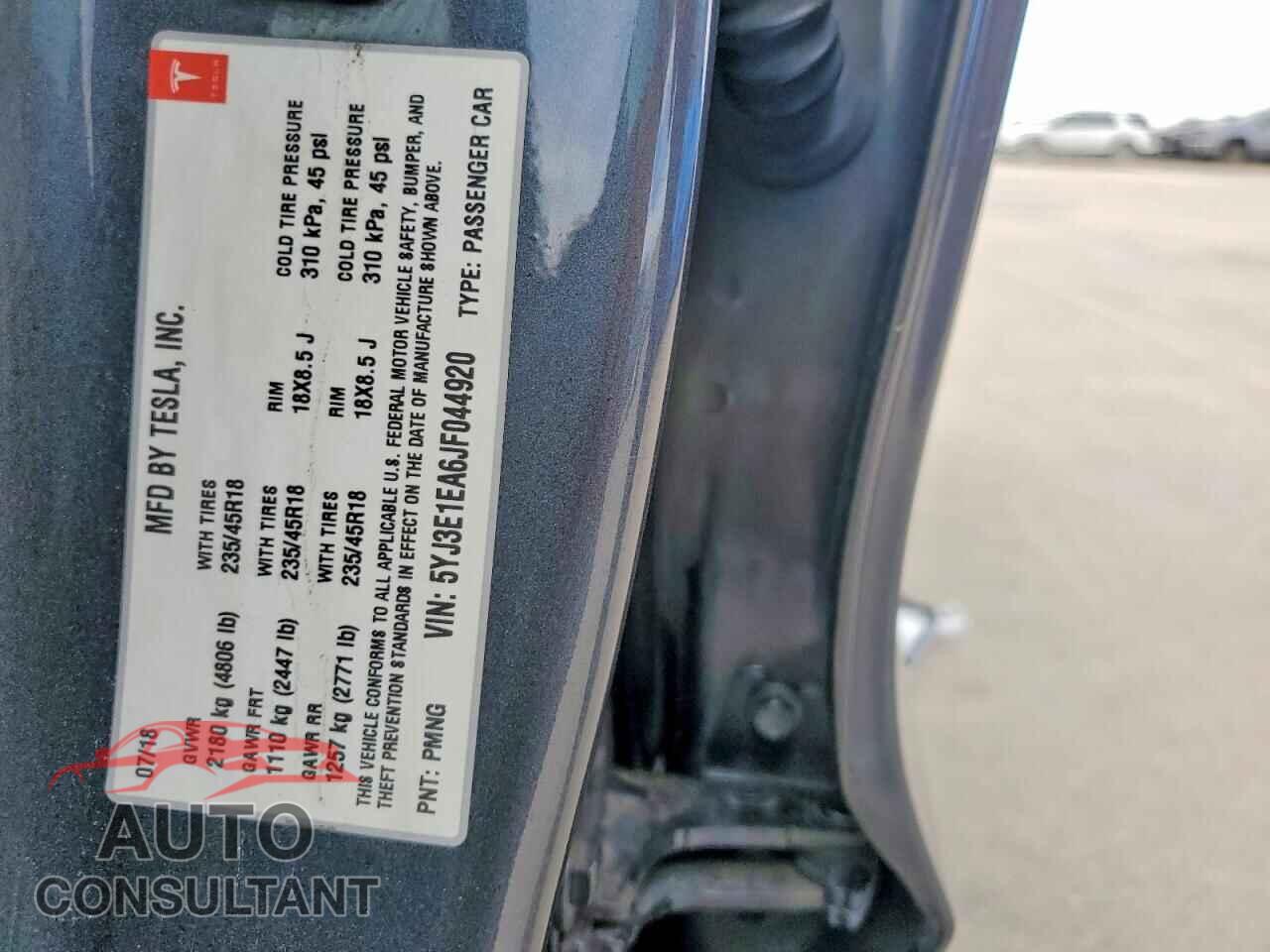 TESLA MODEL 3 2018 - 5YJ3E1EA6JF044920