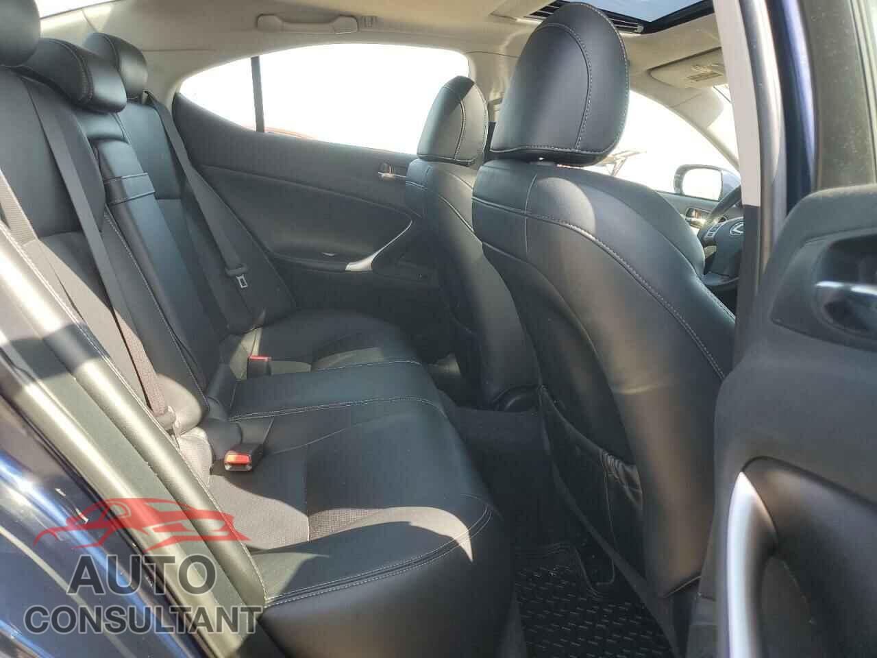 LEXUS IS 2012 - JTHCF5C28C5057607