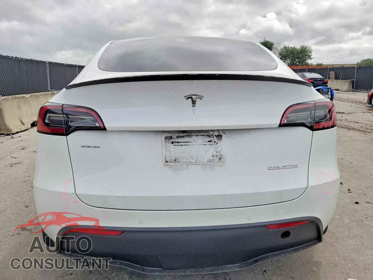 TESLA MODEL Y 2021 - 5YJYGDEF7MF266416