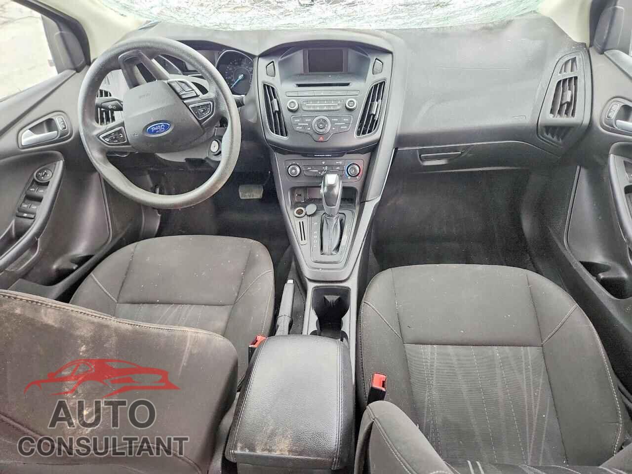 FORD FOCUS 2015 - 1FADP3F24FL376043