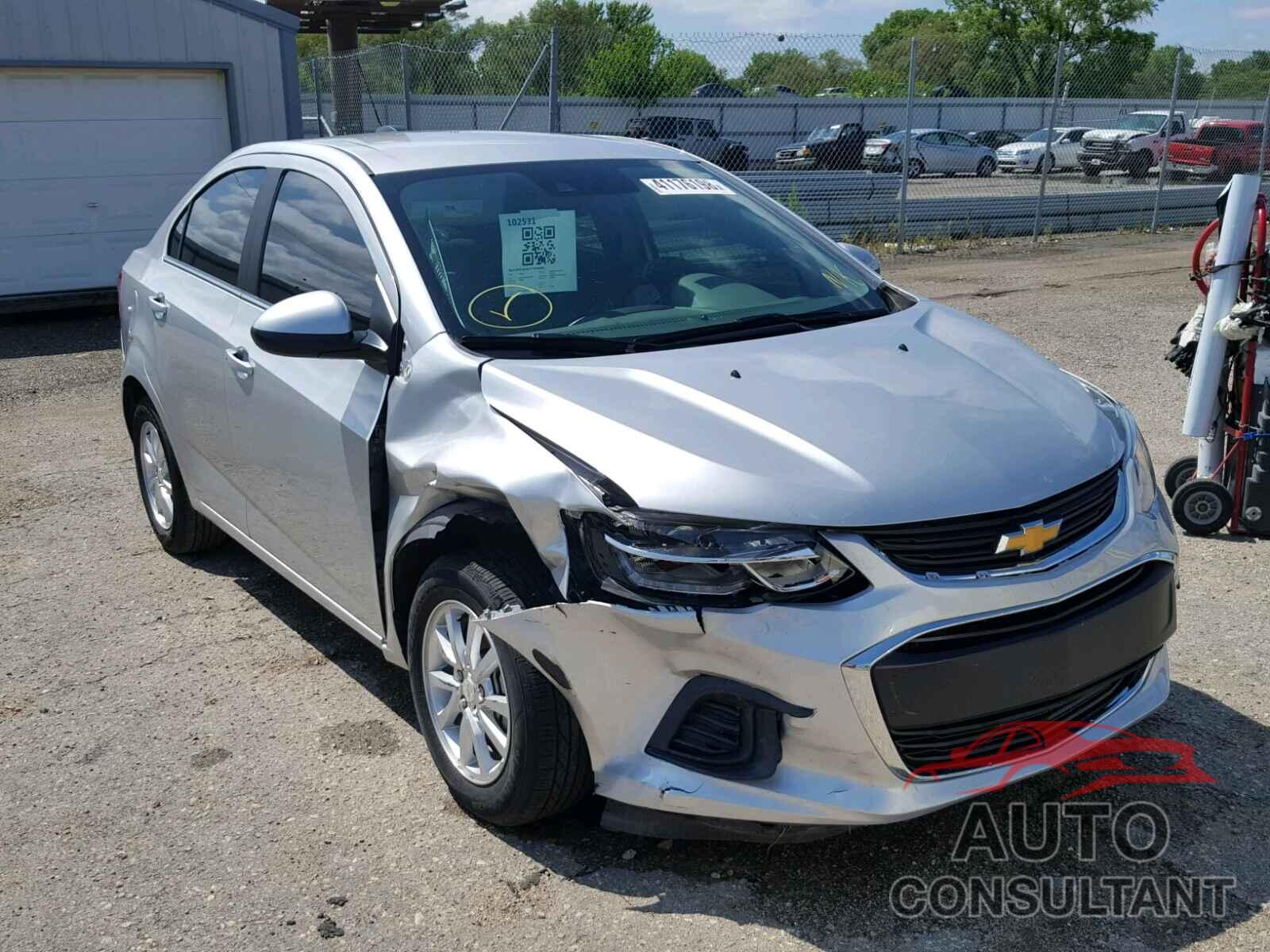 CHEVROLET SONIC 2017 - 1G1JD5SH1H4124977