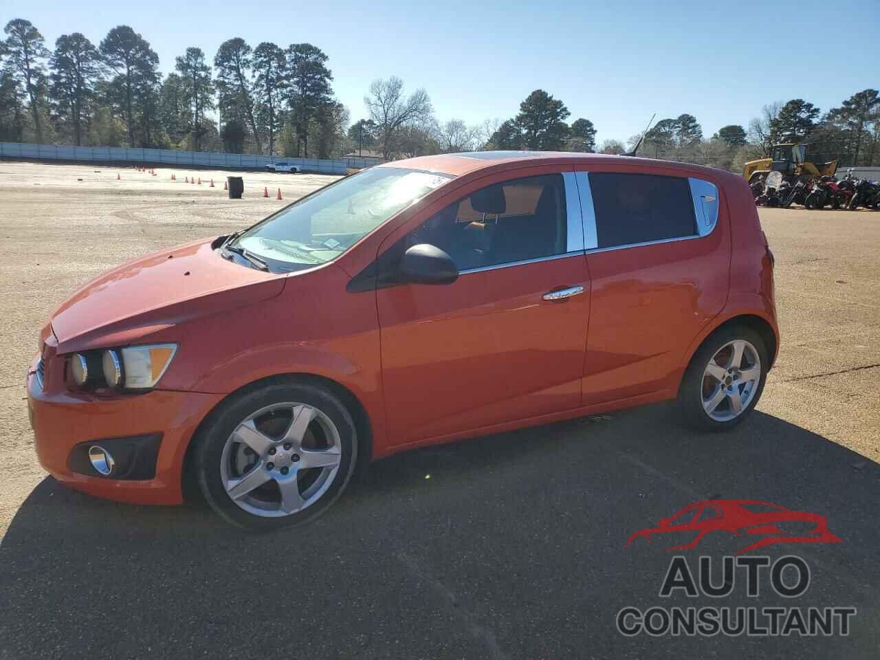 CHEVROLET SONIC 2013 - 1G1JE6SB4D4235130