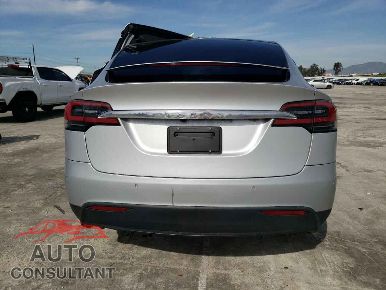 TESLA MODEL X 2016 - 5YJXCBE21GF005778
