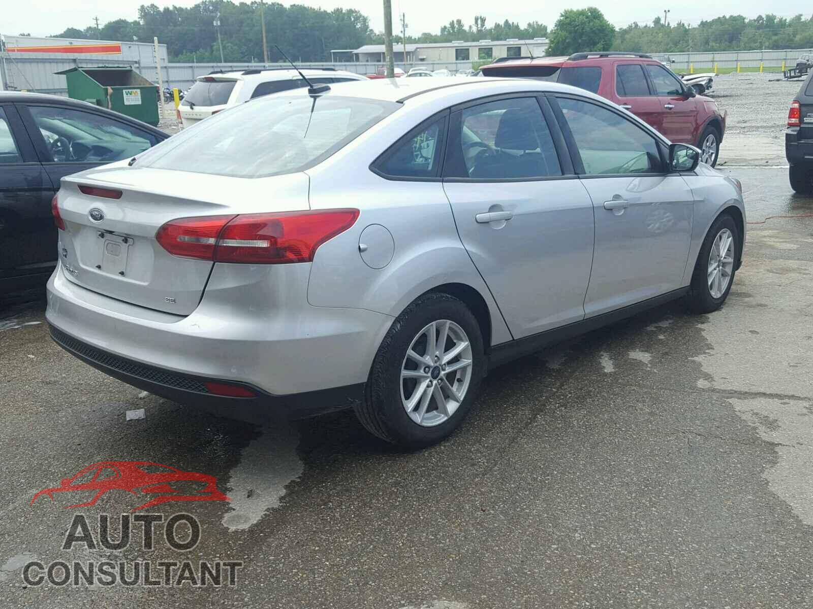 FORD FOCUS SE 2017 - 1FADP3F24HL227652