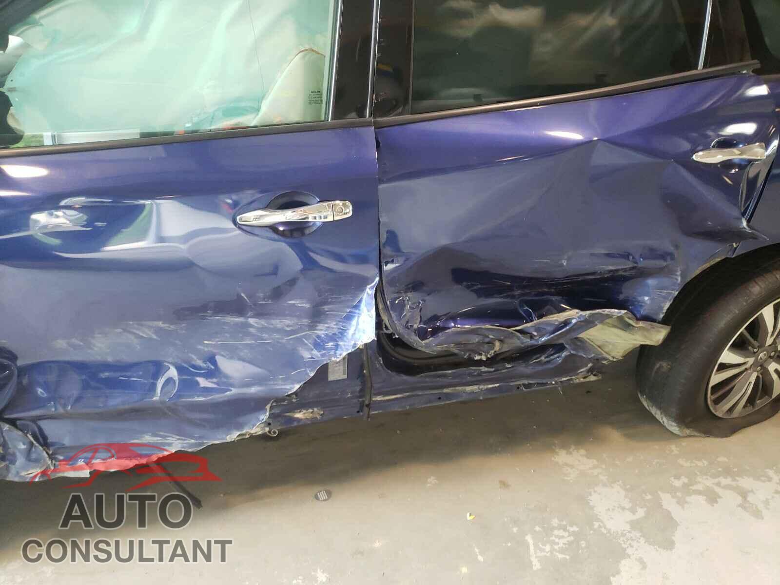 NISSAN PATHFINDER 2017 - 5N1DR2MN2HC610920