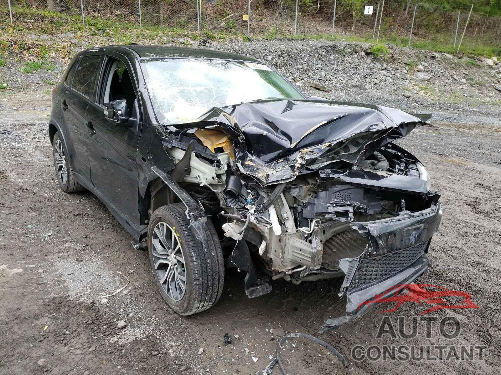 MITSUBISHI OUTLANDER 2018 - JA4AR3AU1JZ016356