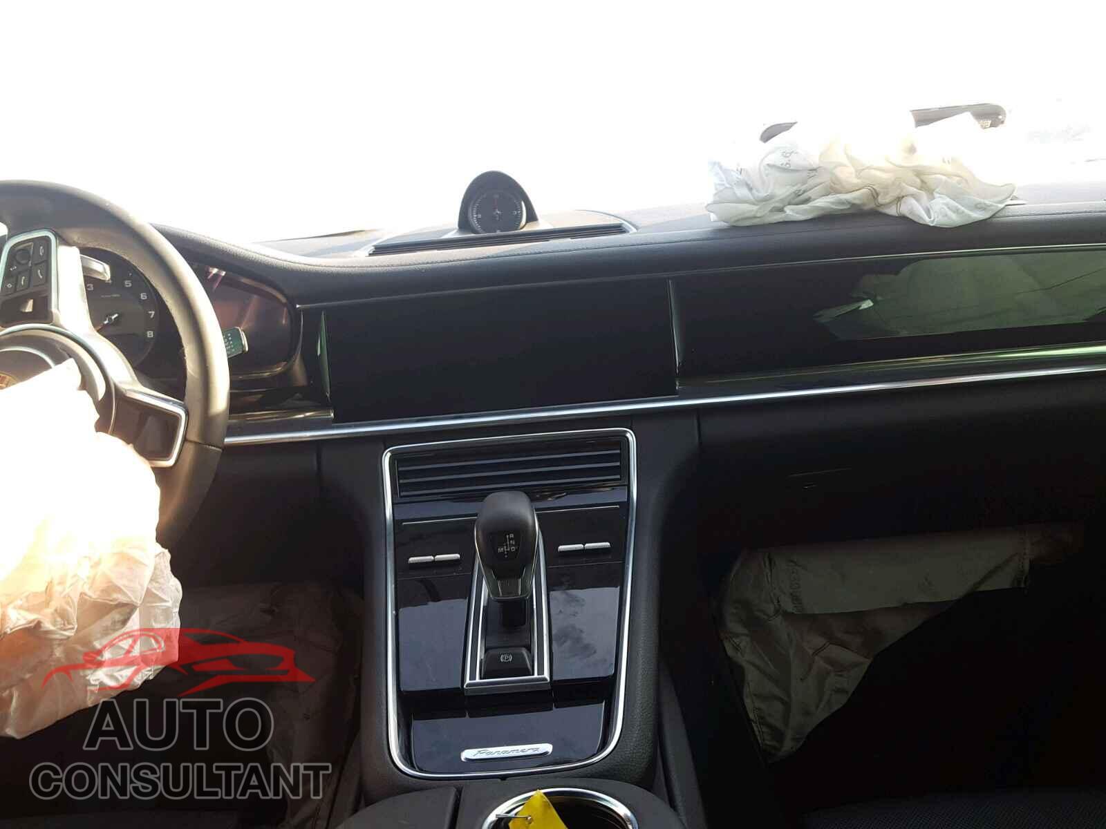 PORSCHE PANAMERA 2017 - WP0AA2A78HL101970