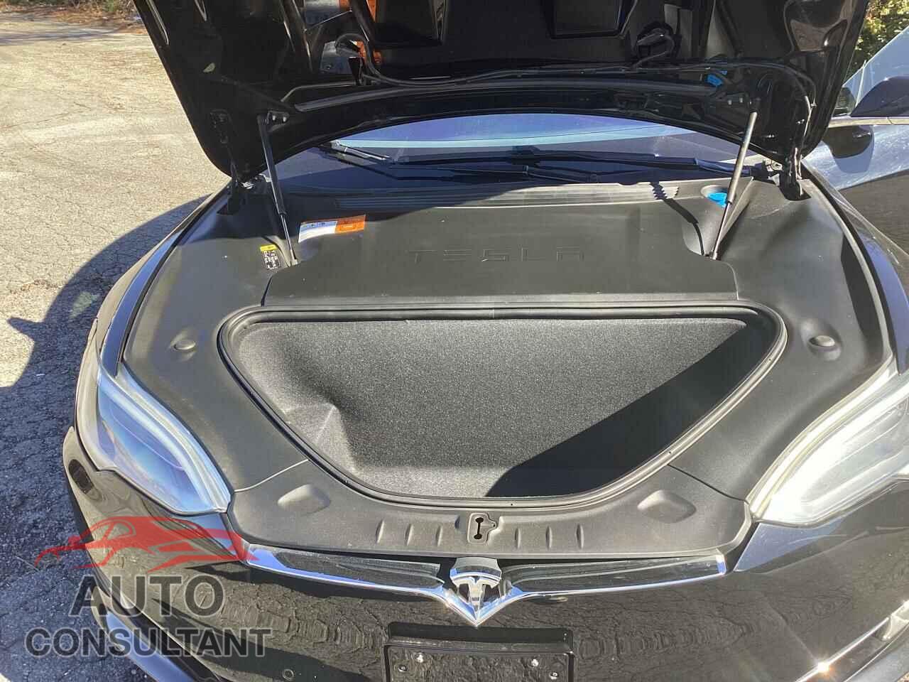 TESLA MODEL S 2017 - 5YJSA1E25HF215876