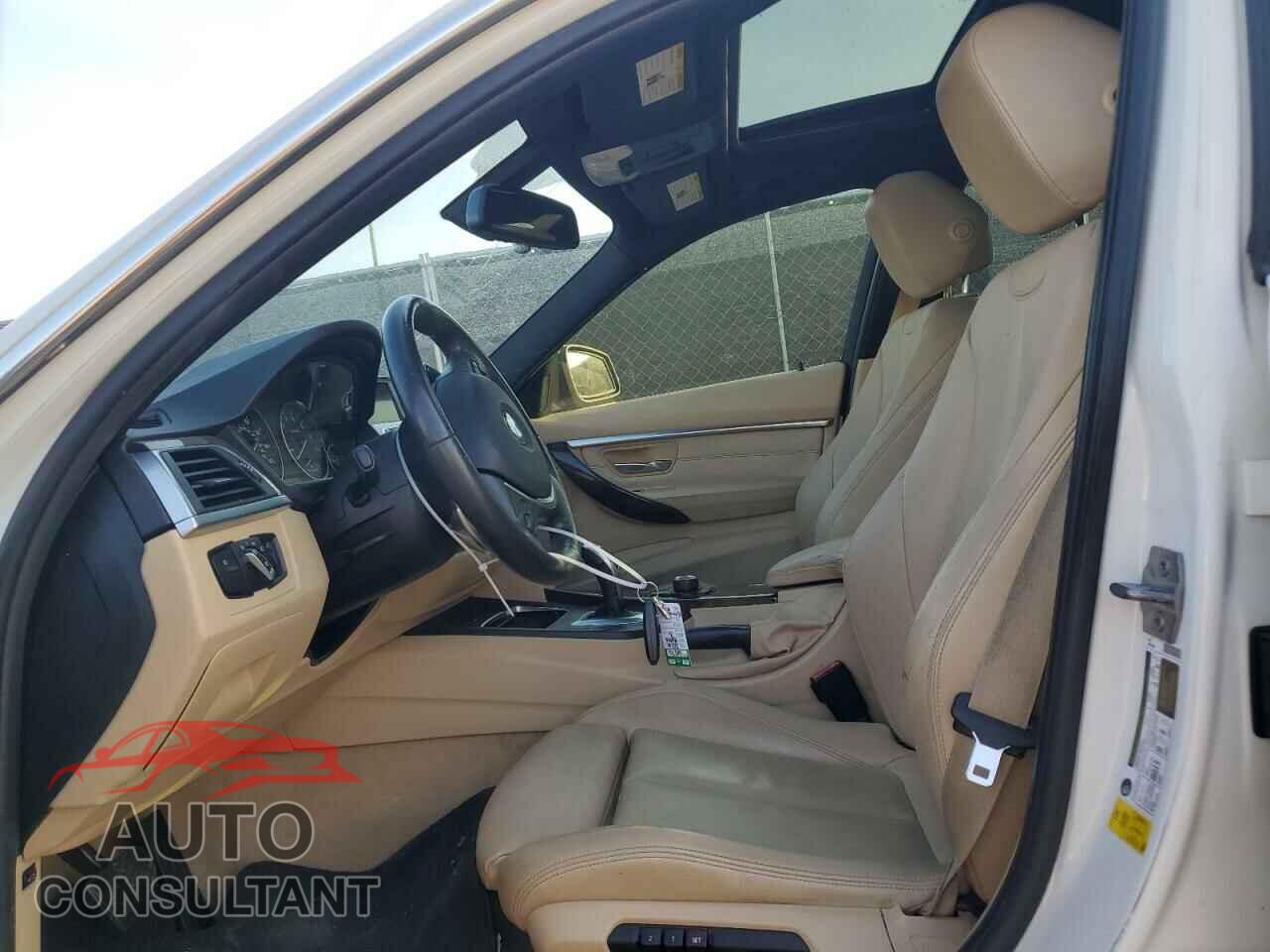 BMW 3 SERIES 2016 - WBA8E9G55GNT45013