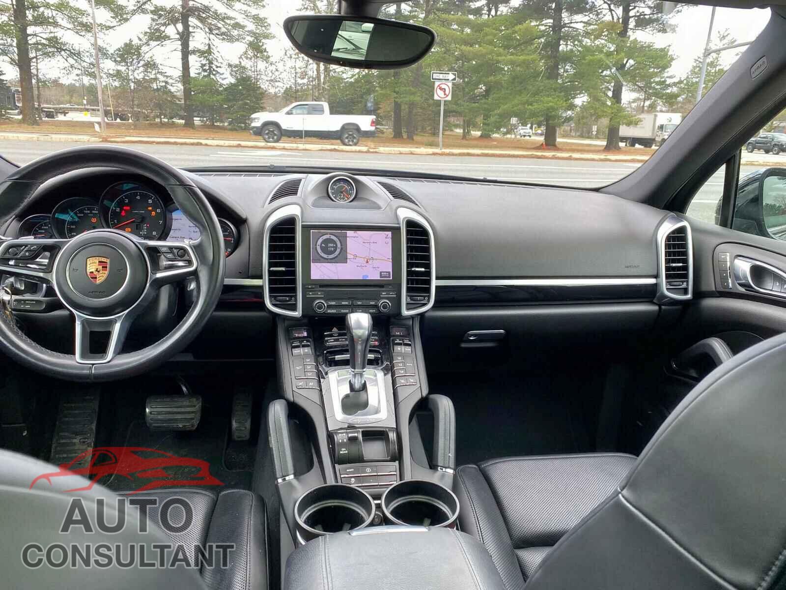 PORSCHE CAYENNE 2017 - WP1AA2A20HKA80377
