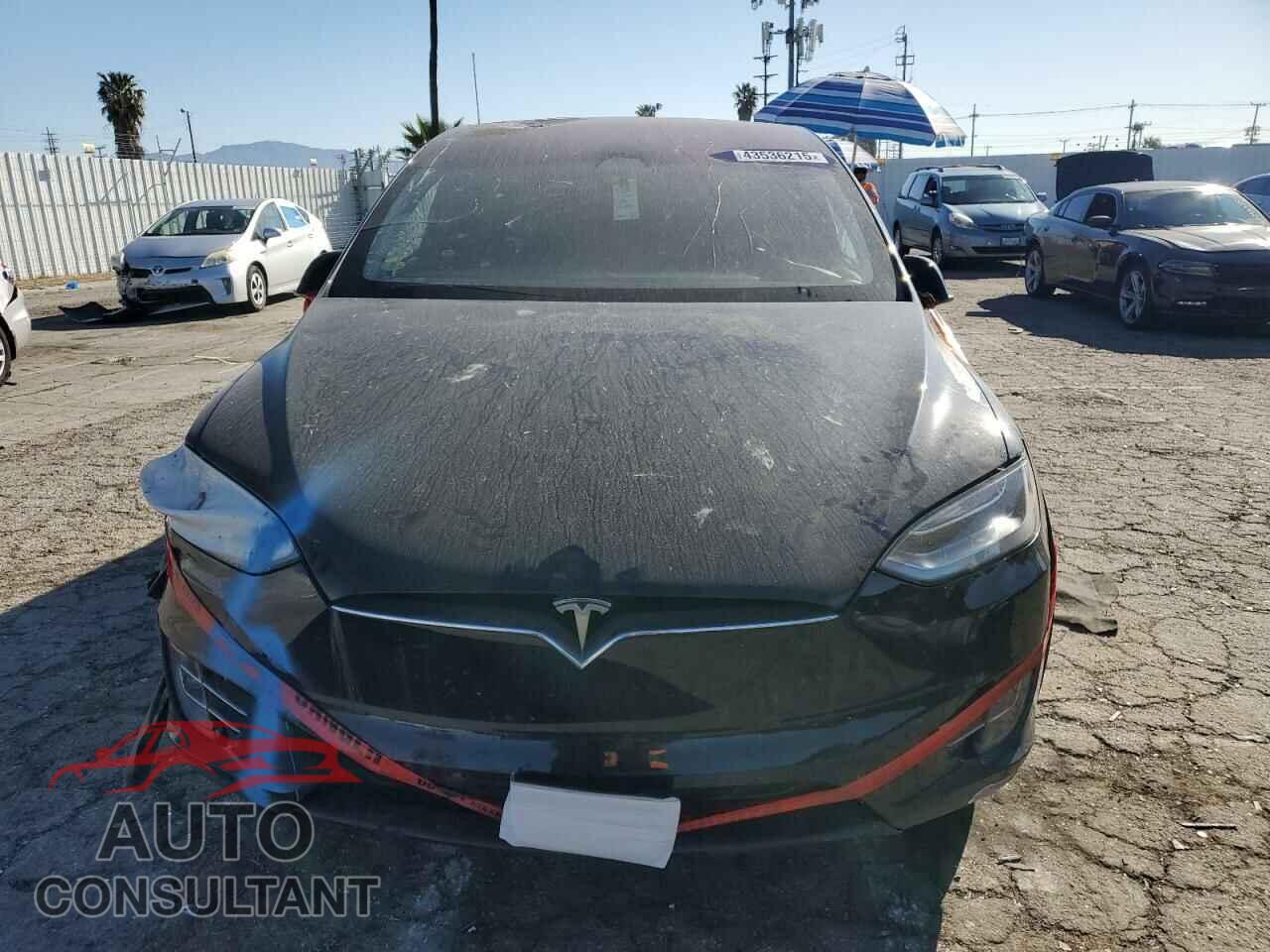 TESLA MODEL X 2018 - 5YJXCAE24JF142506