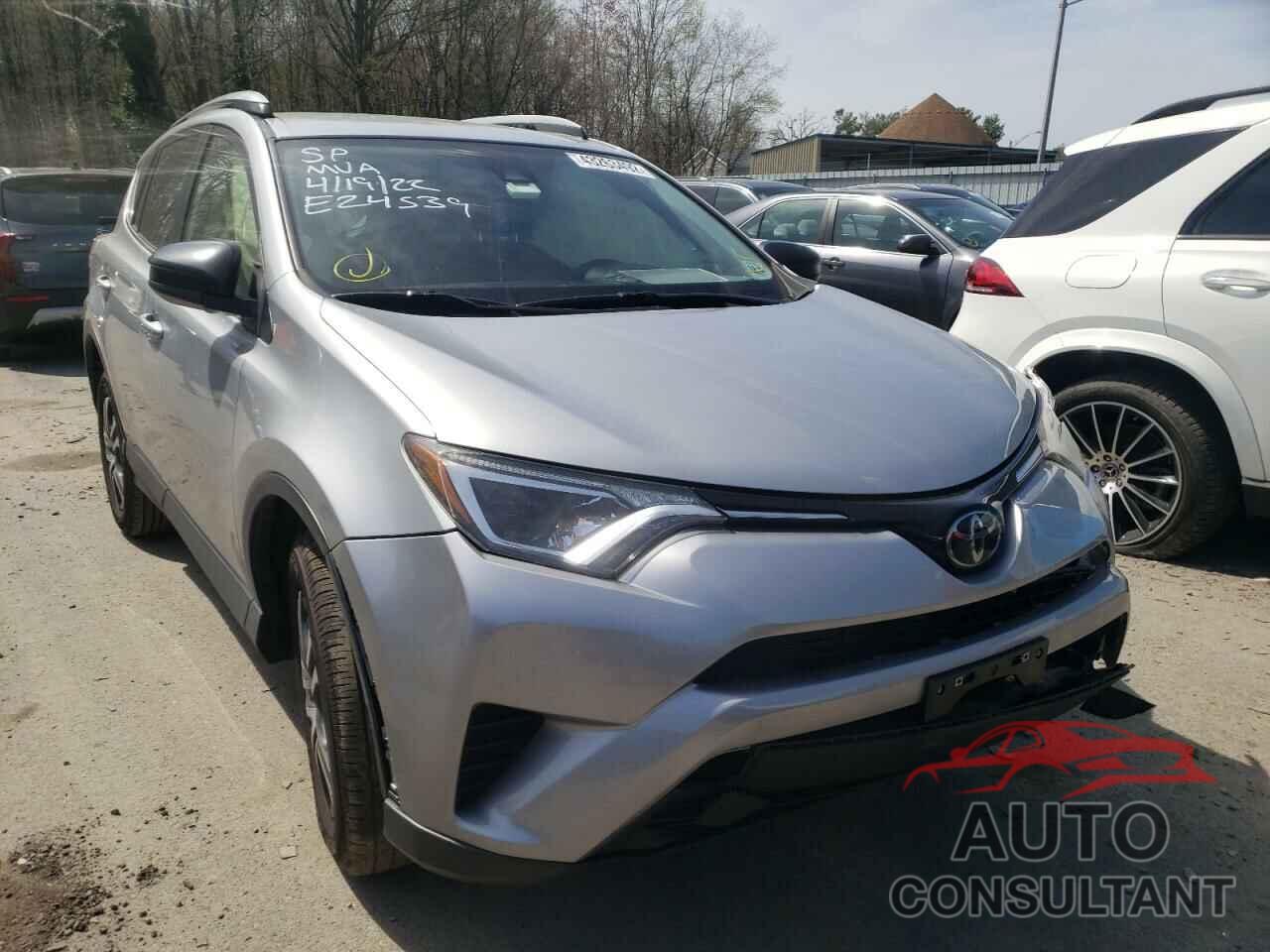 TOYOTA RAV4 2018 - JTMBFREV5JJ225185