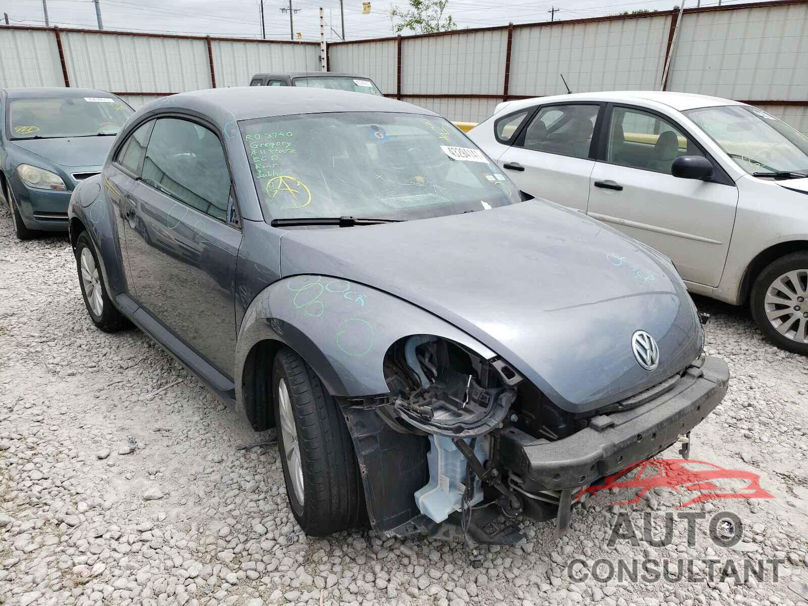 VOLKSWAGEN BEETLE 2018 - 3VWFD7AT9JM712518