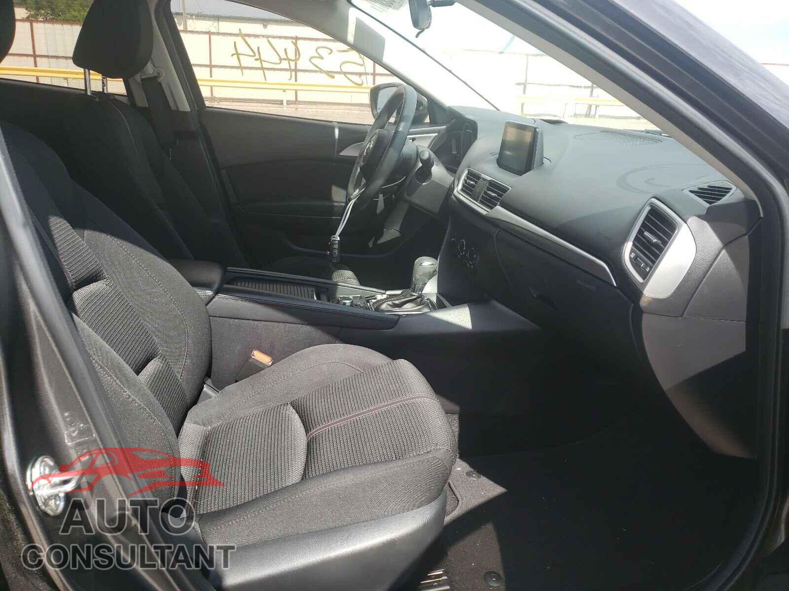 MAZDA 3 2017 - 3MZBN1U73HM110201