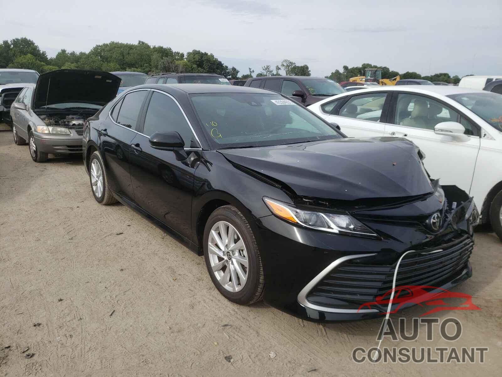 TOYOTA CAMRY 2021 - 4T1C11AK4MU552837