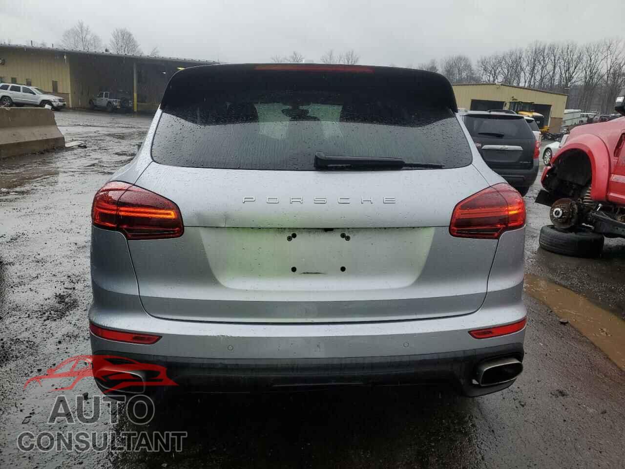 PORSCHE CAYENNE 2016 - WP1AA2A21GLA04837