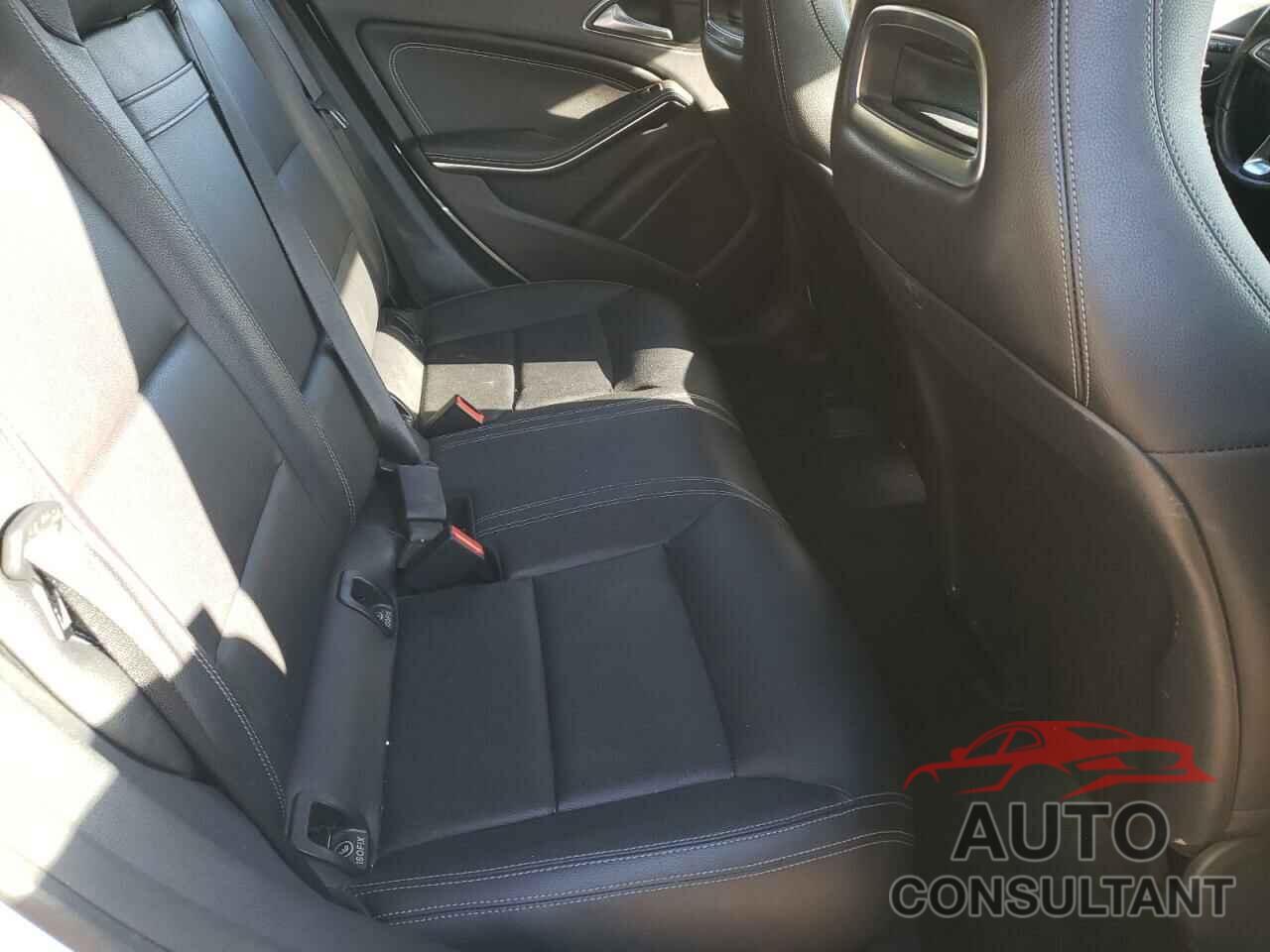 MERCEDES-BENZ CLA-CLASS 2019 - WDDSJ4GB2KN723526