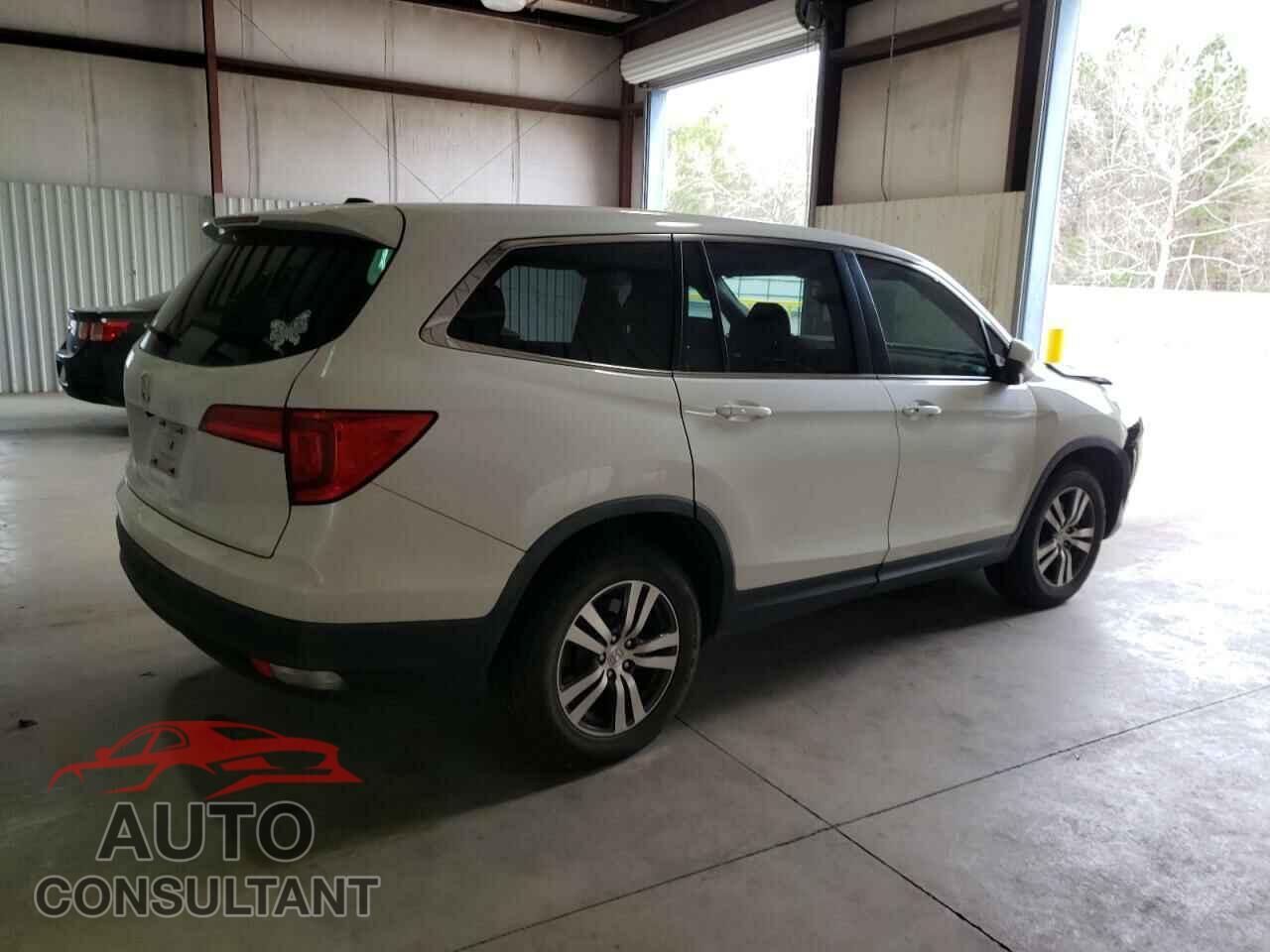 HONDA PILOT 2017 - 5FNYF5H5XHB020428