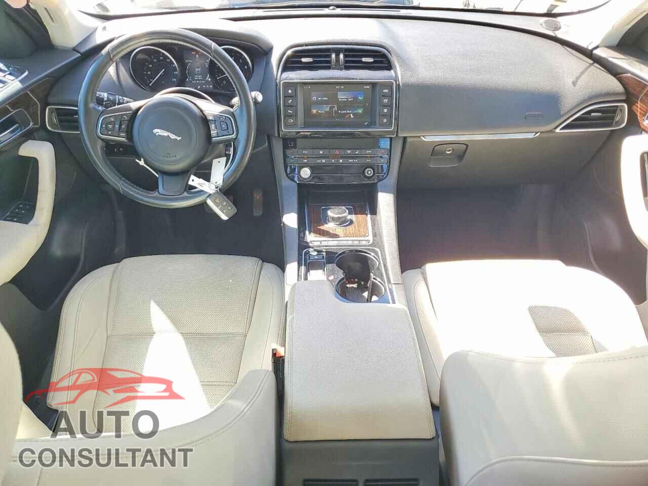 JAGUAR F-PACE 2017 - SADCK2BV7HA078345
