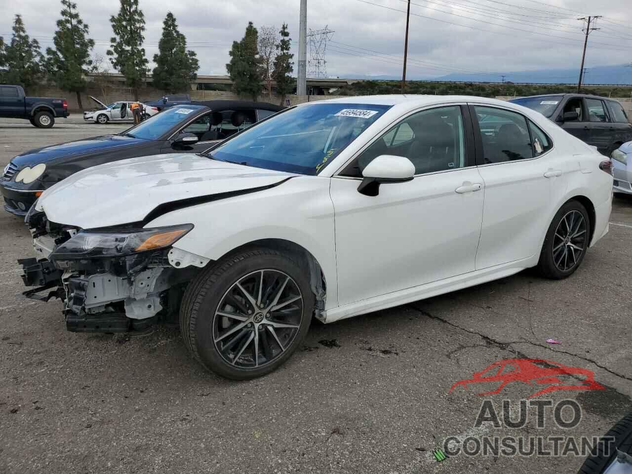 TOYOTA CAMRY 2021 - 4T1G11AK8MU419306
