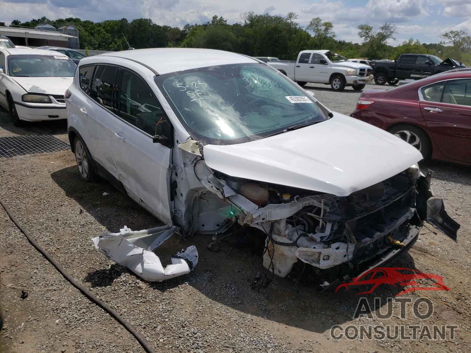 FORD ESCAPE 2017 - 1FMCU0GD4HUB49277