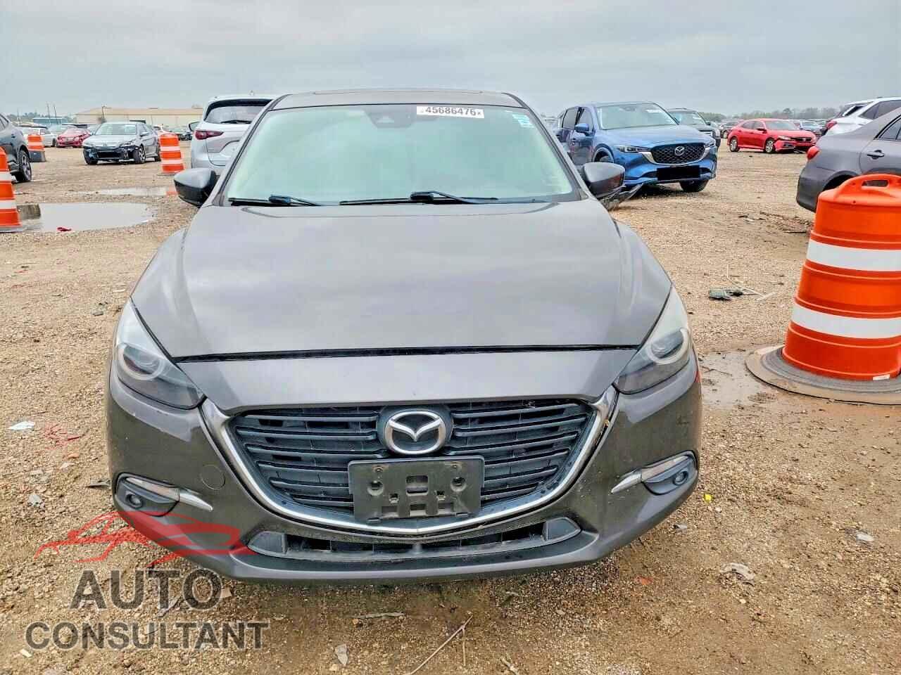 MAZDA 3 2018 - 3MZBN1M32JM168917