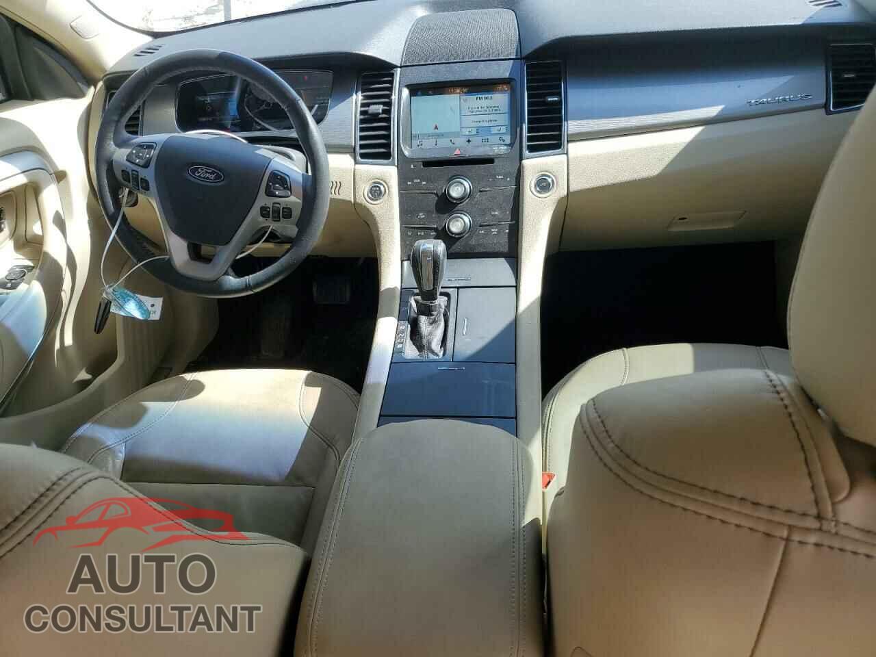 FORD TAURUS 2017 - 1FAHP2E82HG144537