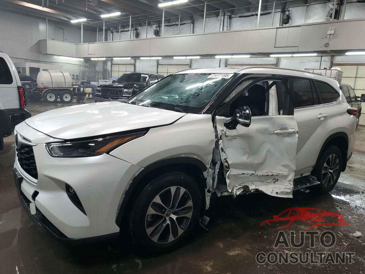 TOYOTA HIGHLANDER 2023 - 5TDKDRBH2PS007057