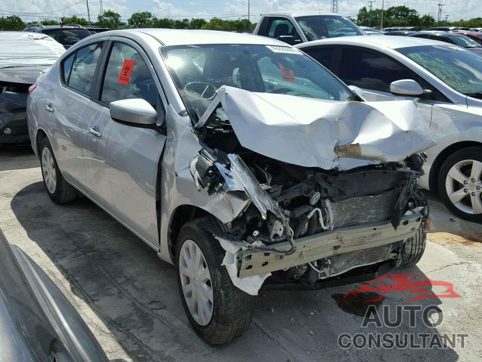 NISSAN VERSA 2017 - 3N1CN7AP0HL812368