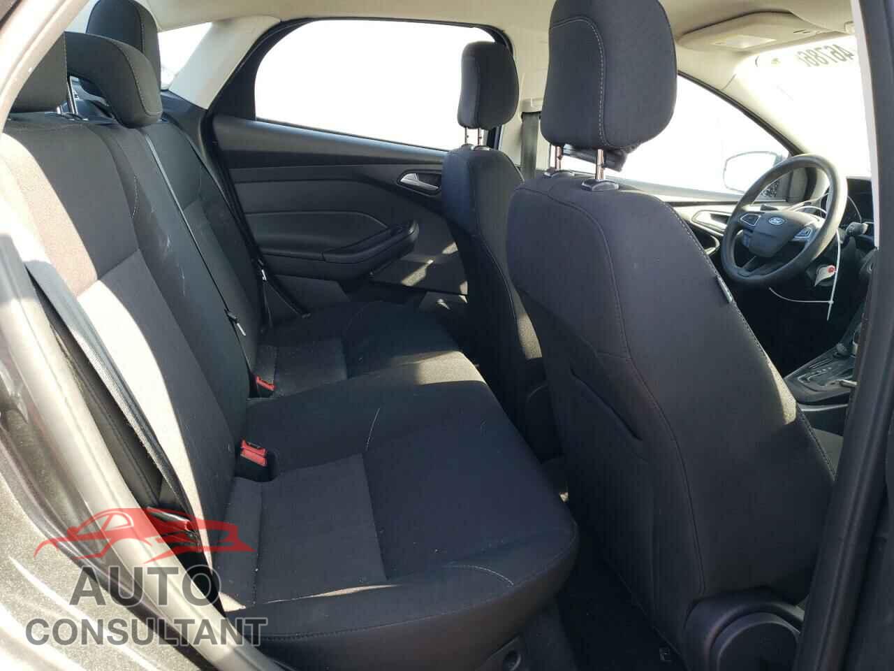 FORD FOCUS 2018 - 1FADP3F27JL315102