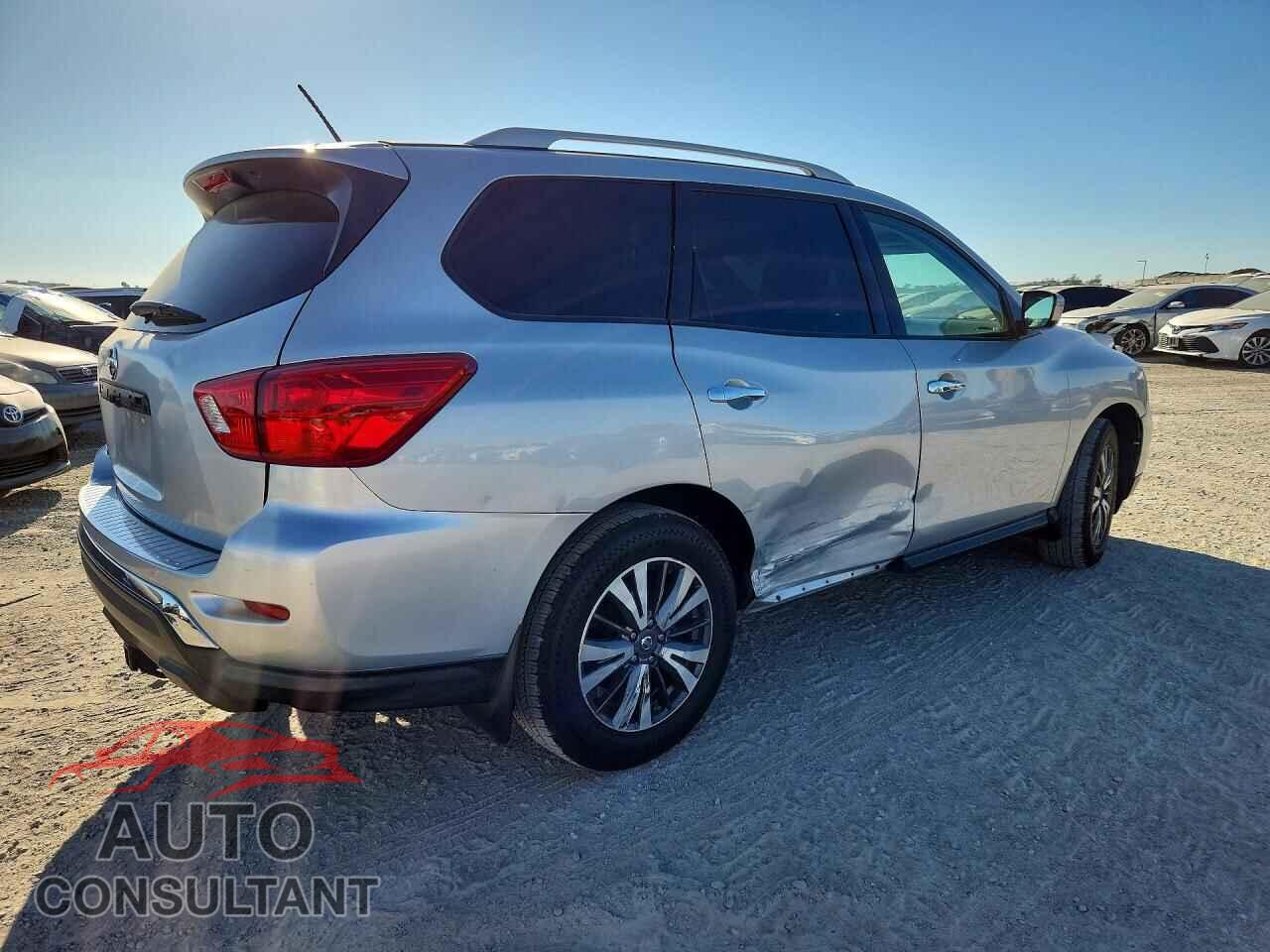 NISSAN PATHFINDER 2017 - 5N1DR2MN4HC657060