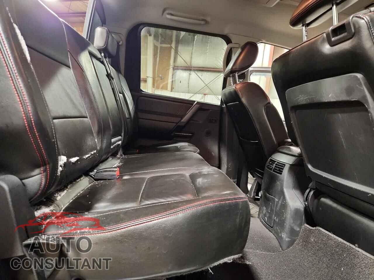 NISSAN TITAN 2010 - 1N6AA0EC8AN307924