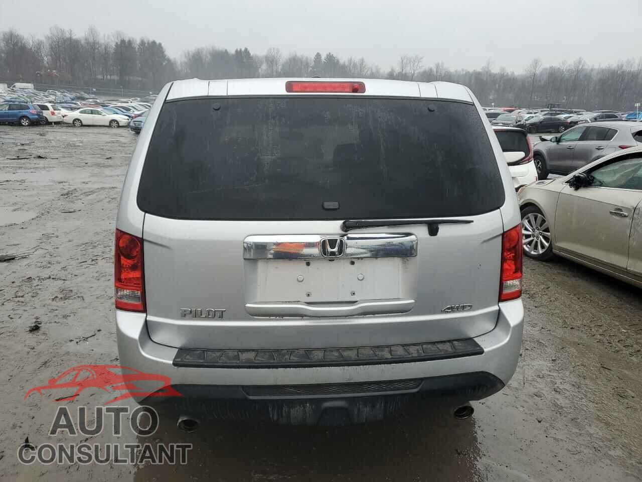 HONDA PILOT 2015 - 5FNYF4H55FB021624