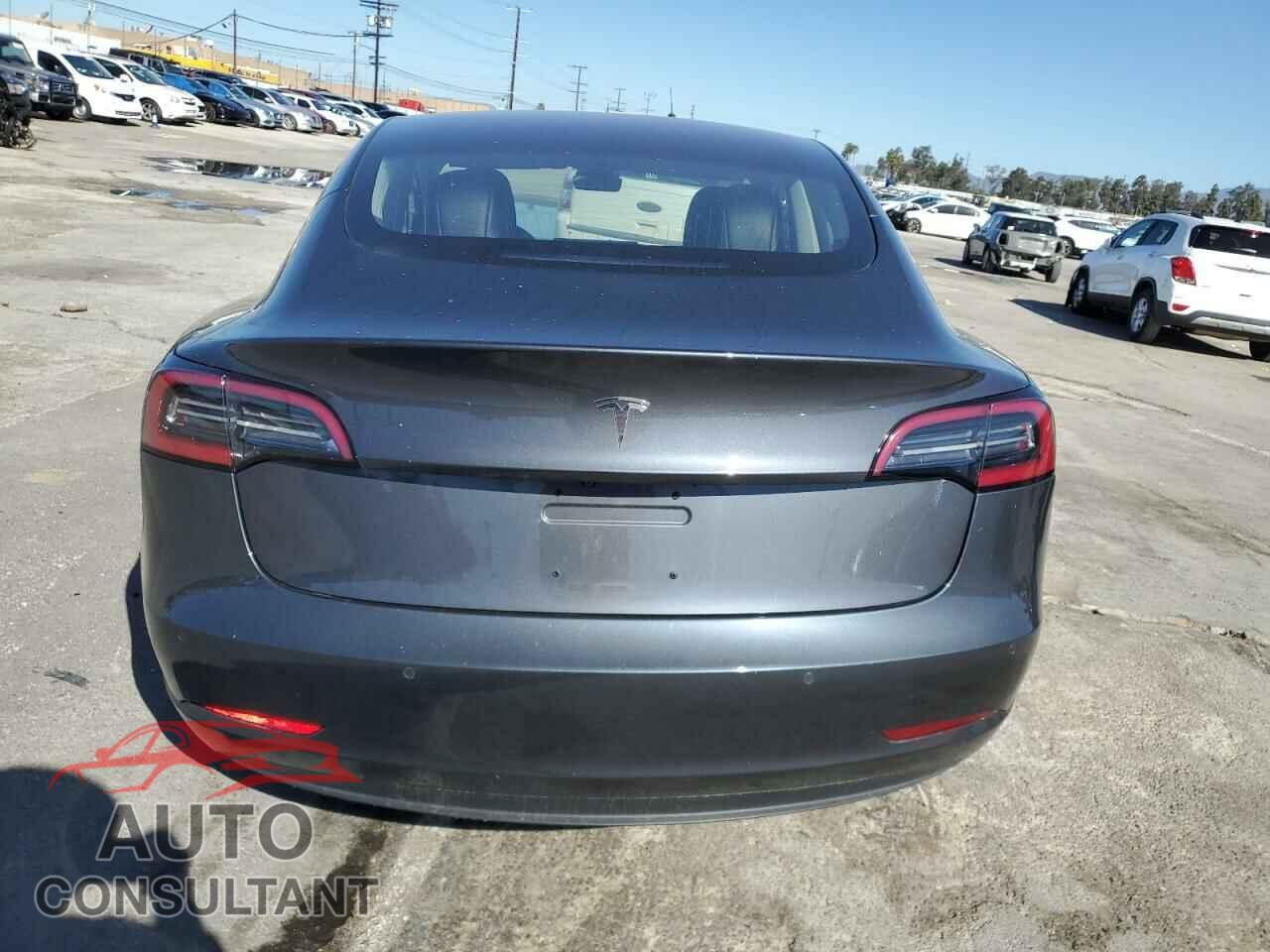 TESLA MODEL 3 2018 - 5YJ3E1EAXJF015078