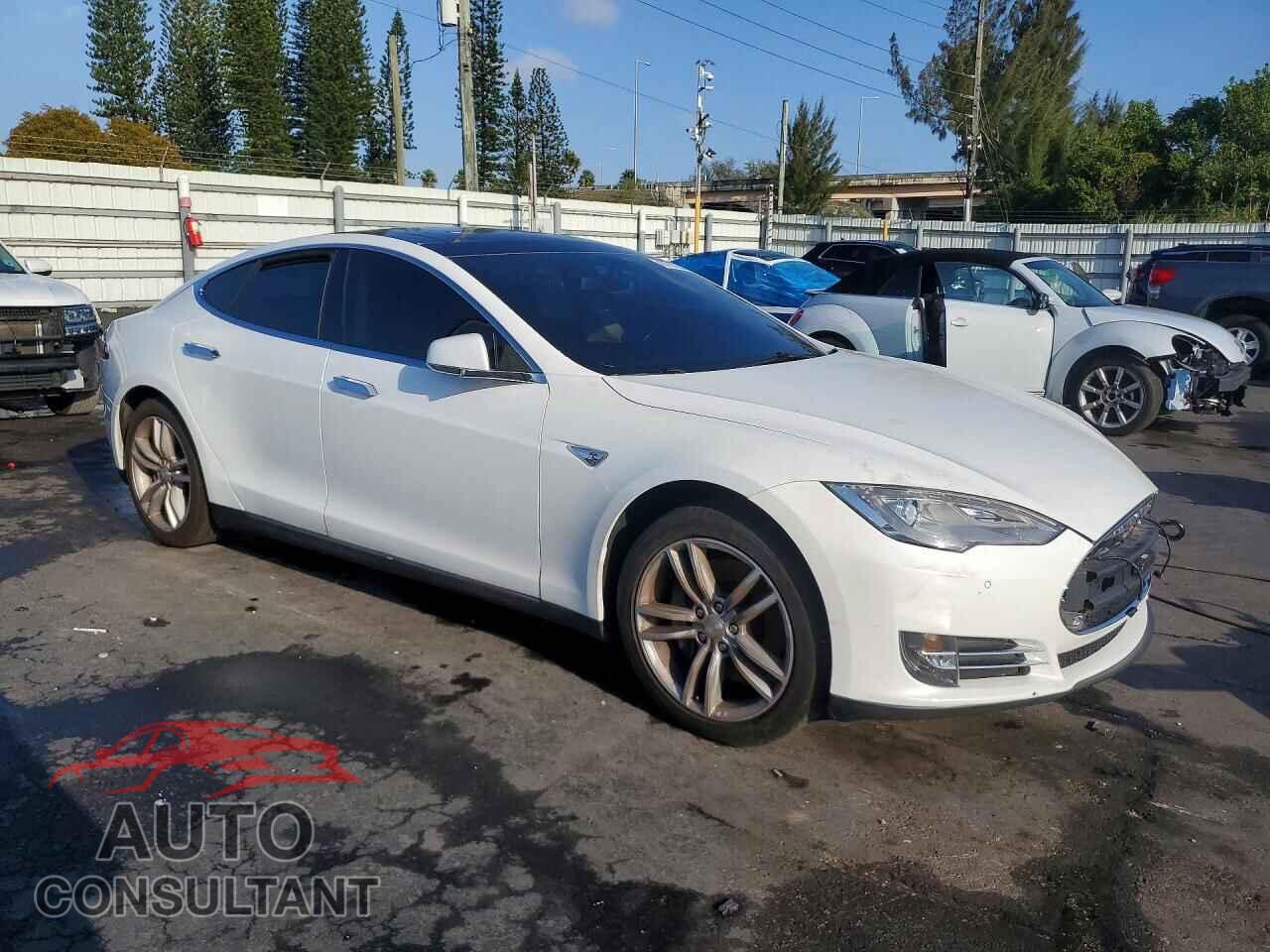 TESLA MODEL S 2014 - 5YJSA1H17EFP53316