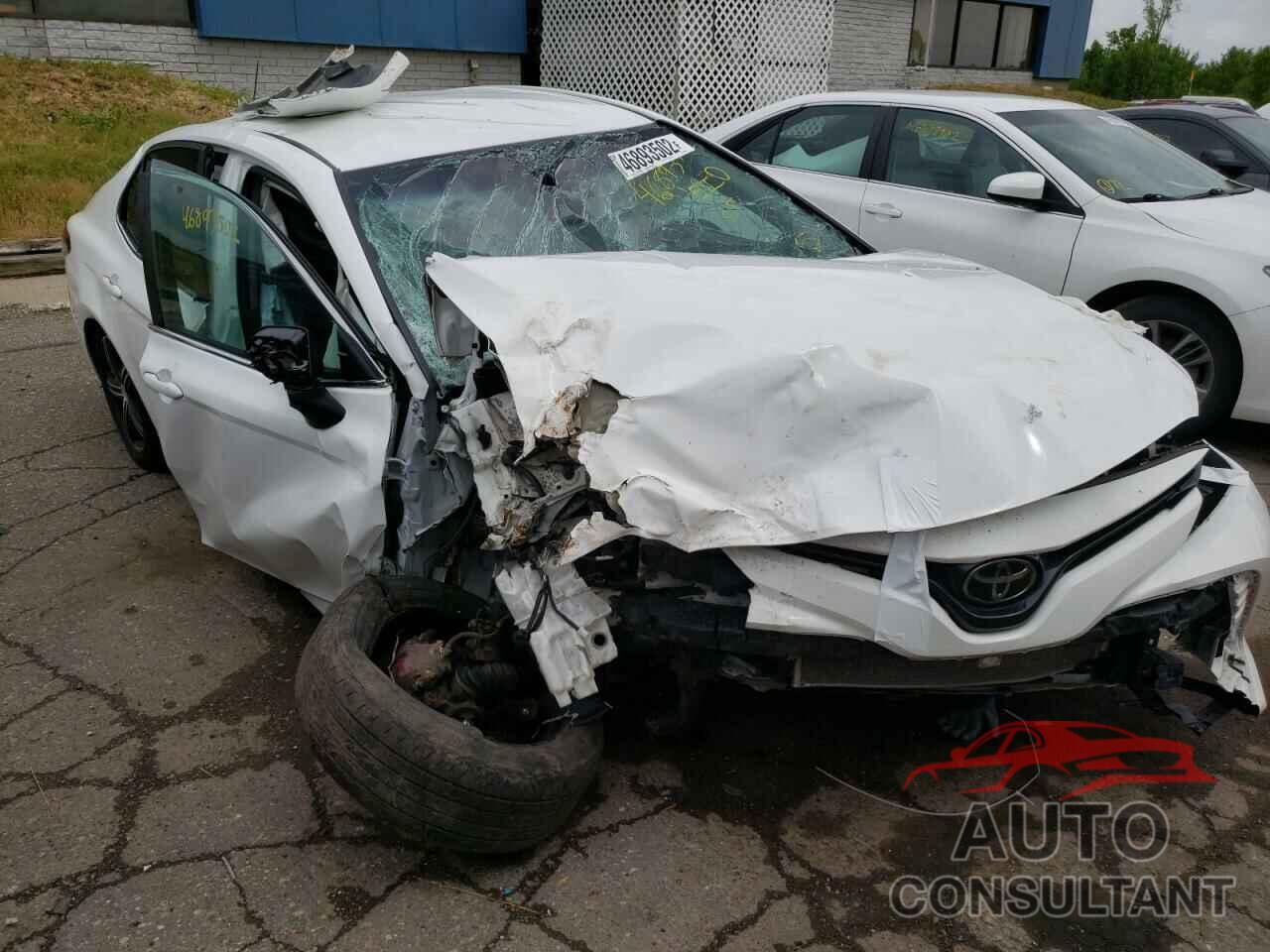TOYOTA CAMRY 2018 - 4T1B11HK1JU548807
