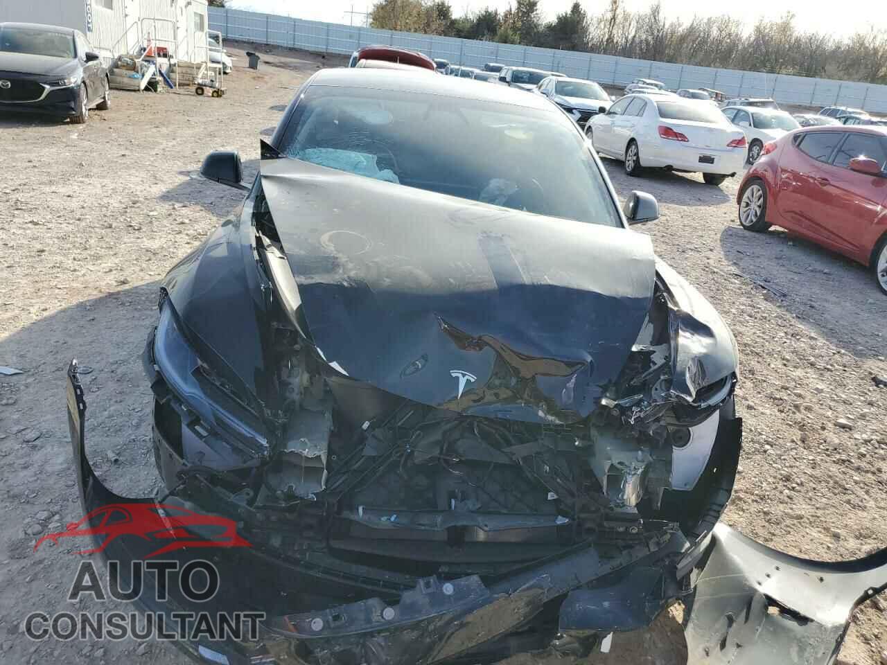 TESLA MODEL 3 2024 - 5YJ3E1EA6RF858576