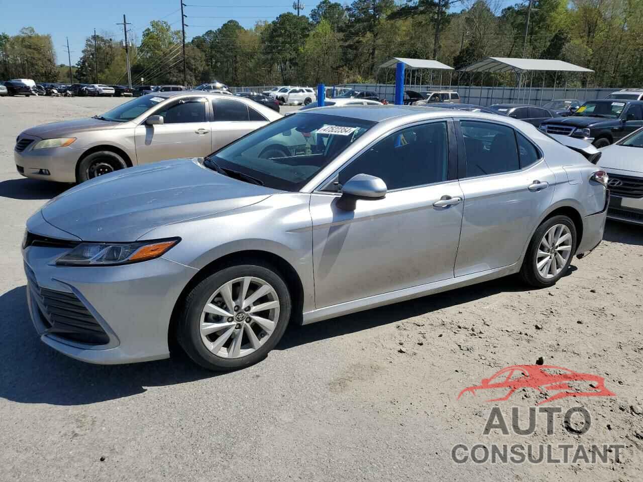TOYOTA CAMRY 2022 - 4T1C11AK3NU624113