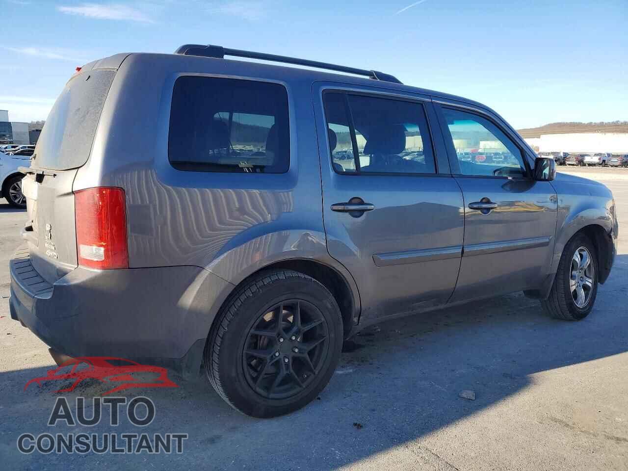 HONDA PILOT 2015 - 5FNYF4H56FB025505
