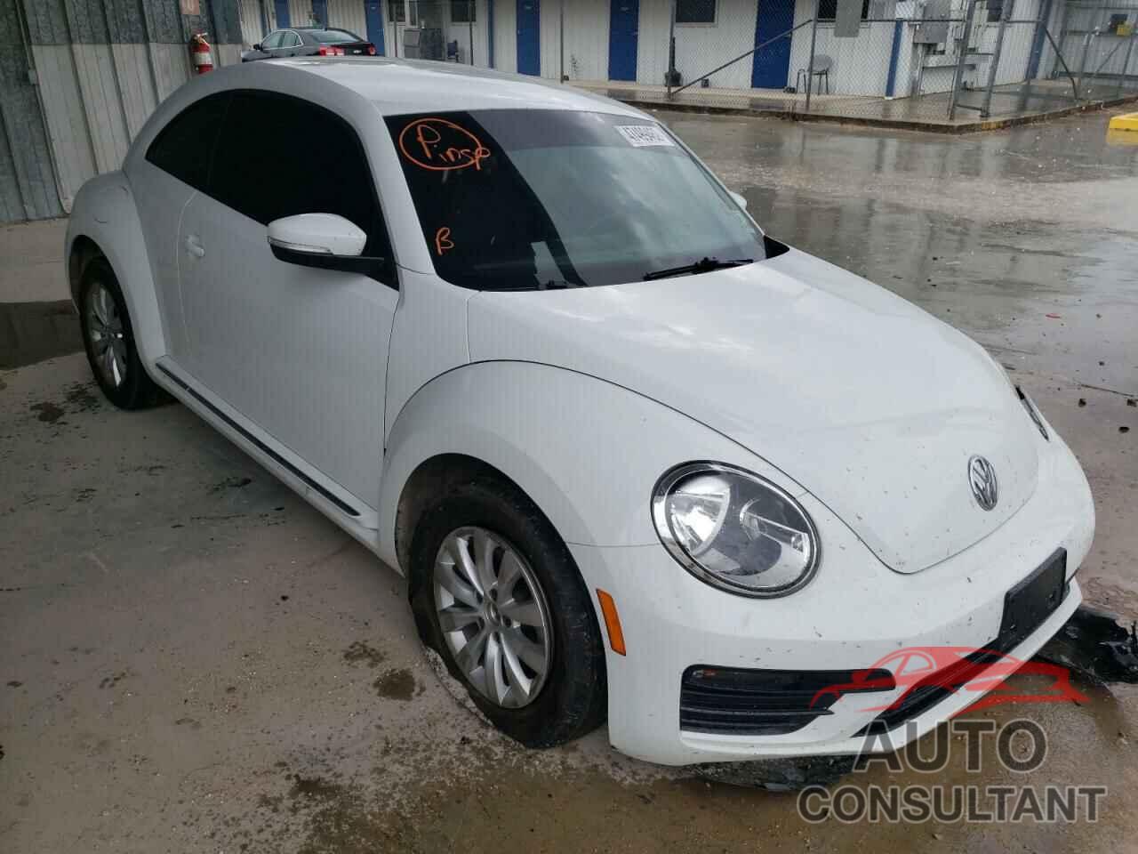 VOLKSWAGEN BEETLE 2019 - 3VWFD7AT2KM708053