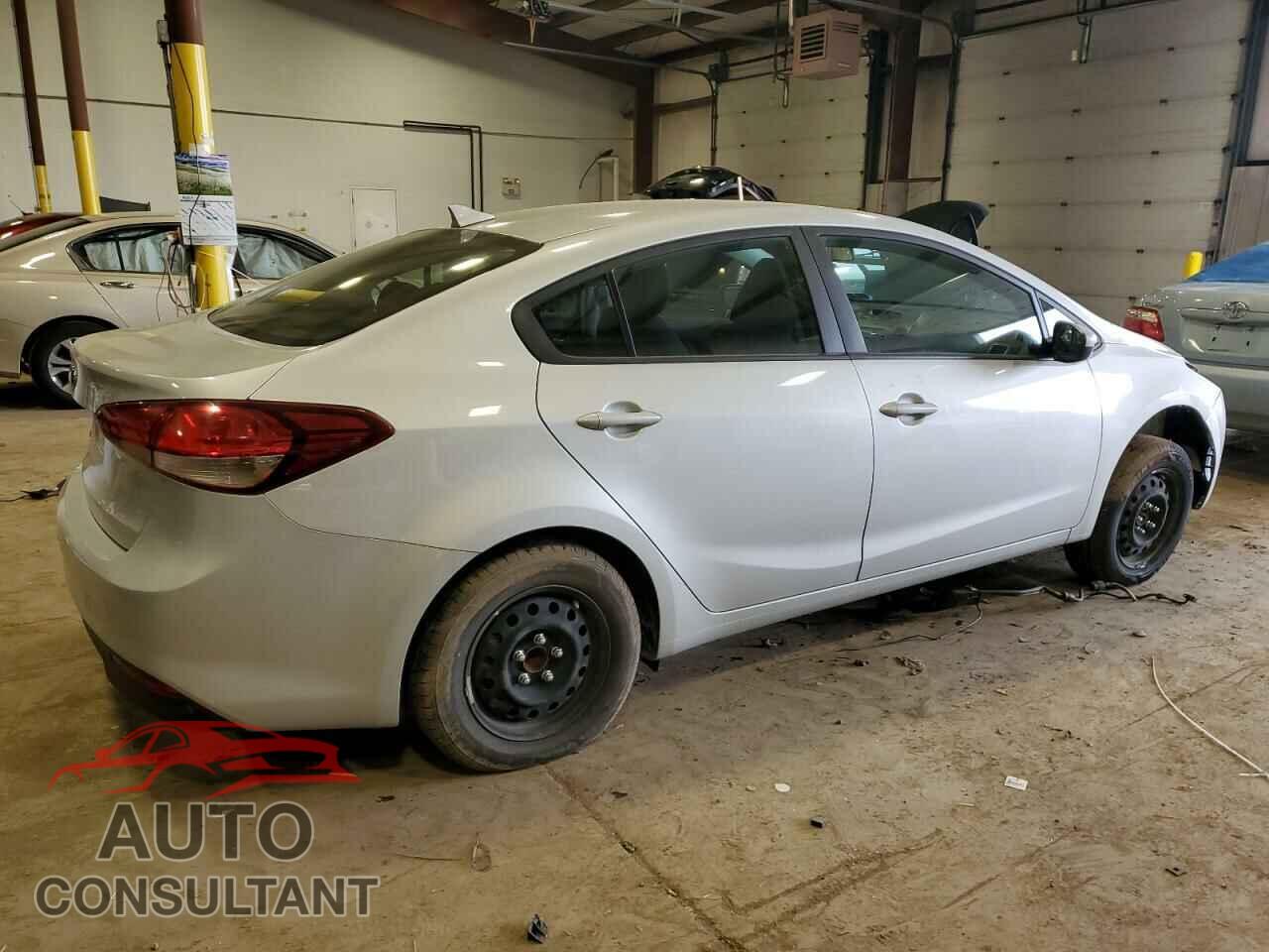 KIA FORTE 2017 - 3KPFK4A7XHE146593