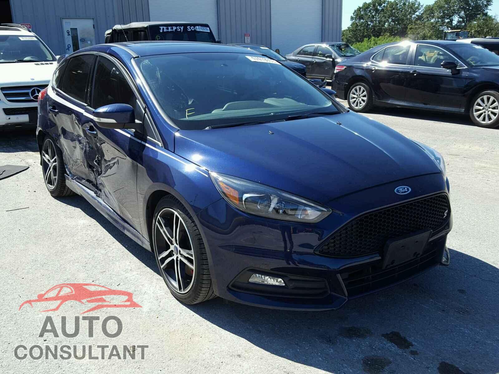 FORD FOCUS 2017 - 1FADP3L99HL328901