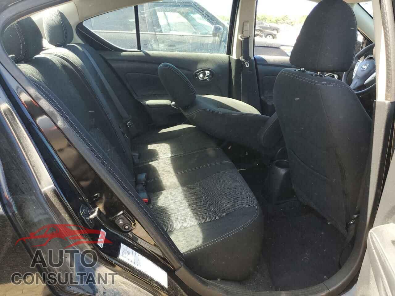 NISSAN VERSA 2017 - 3N1CN7AP1HL813674