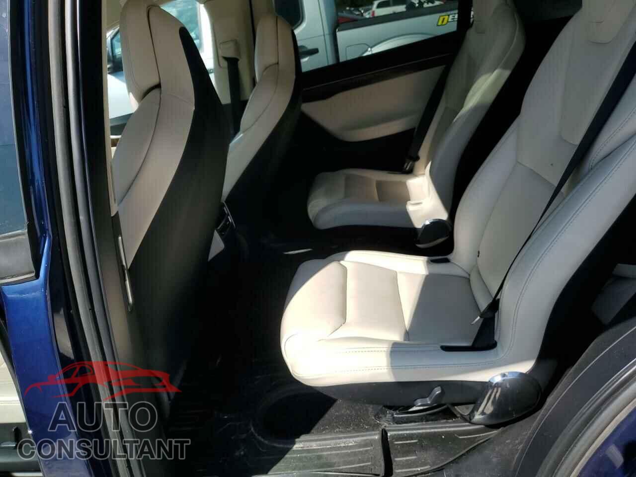 TESLA MODEL X 2017 - 5YJXCBE2XHF079010