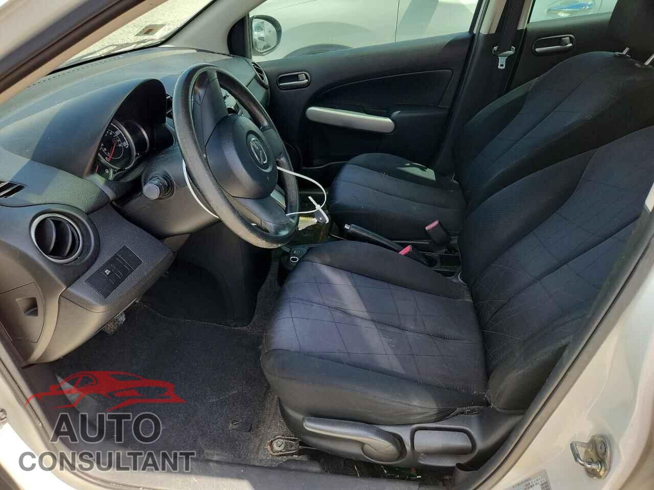 MAZDA 2 2013 - JM1DE1KY7D0156375
