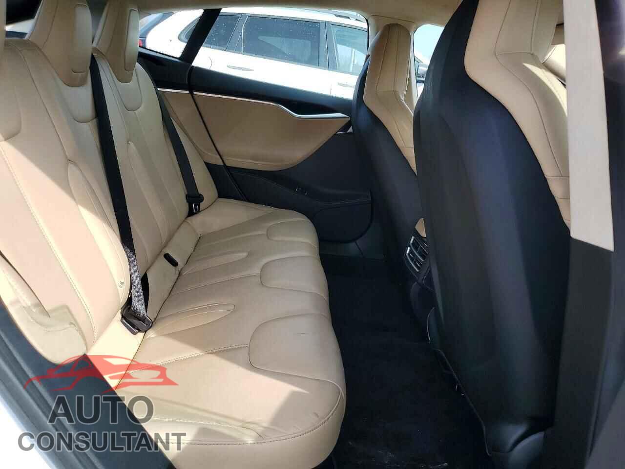 TESLA MODEL S 2015 - 5YJSA1E22FF104814