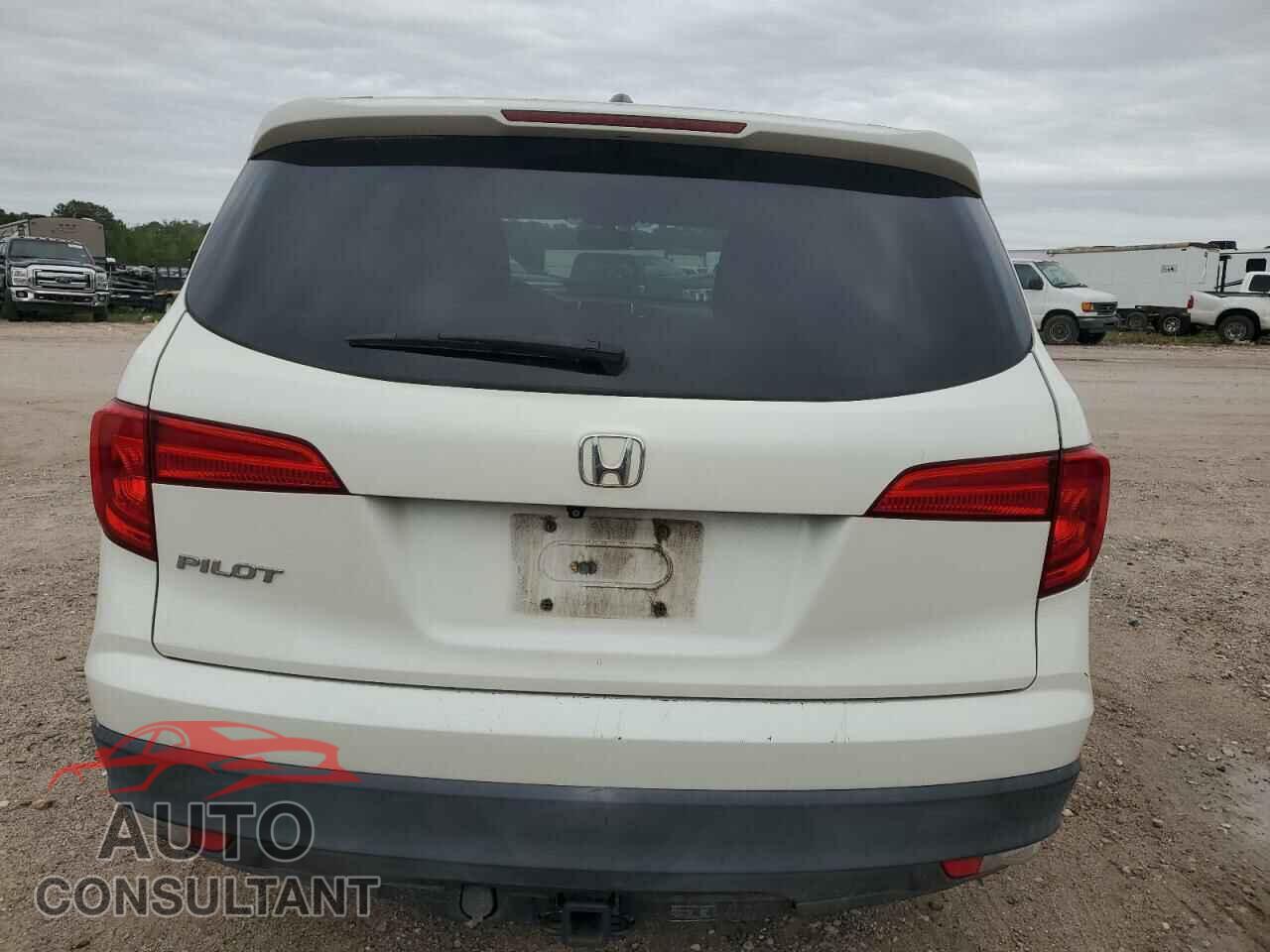 HONDA PILOT 2017 - 5FNYF5H52HB003168
