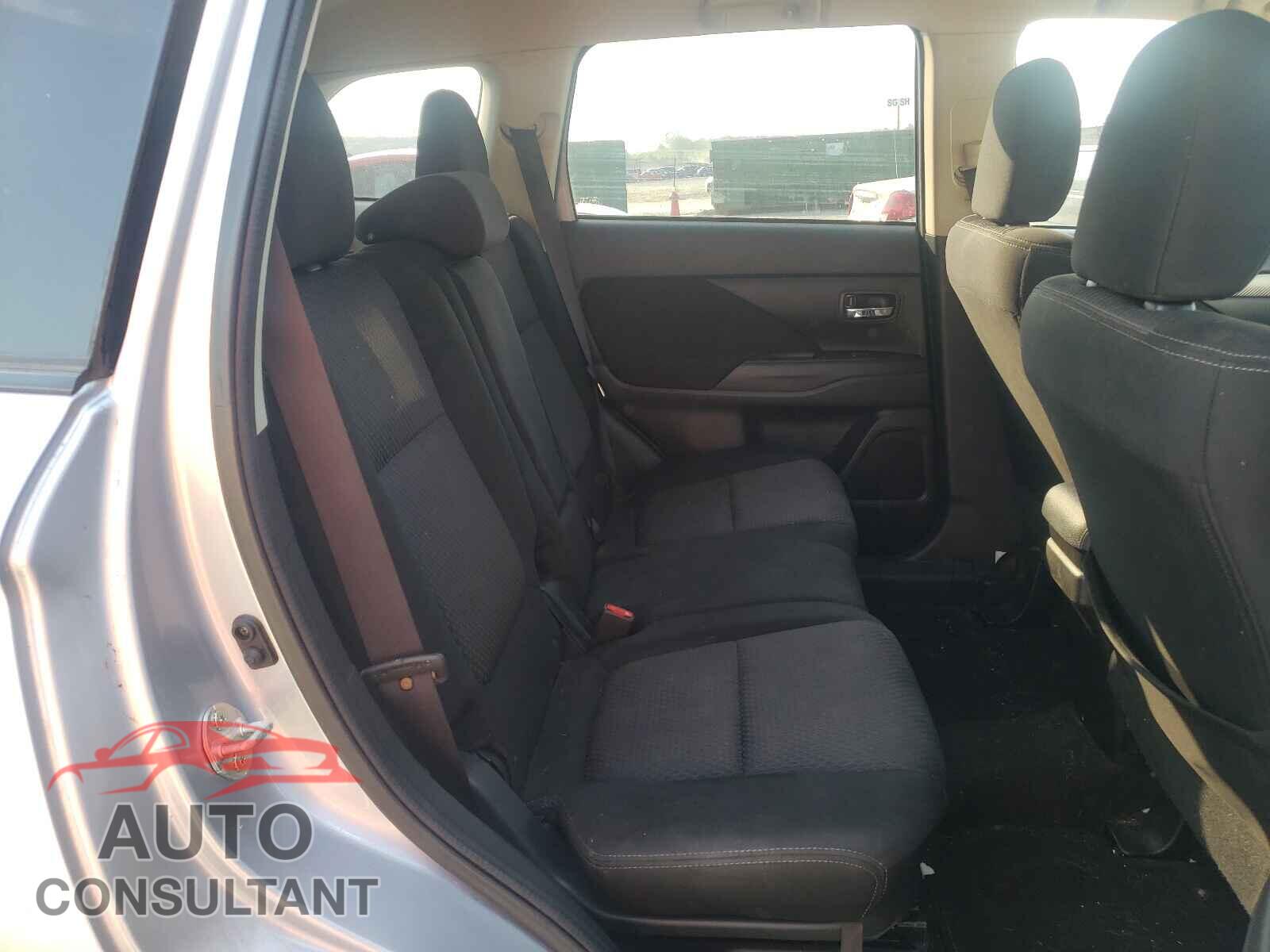 MITSUBISHI OUTLANDER 2017 - JA4AD2A39HZ005342