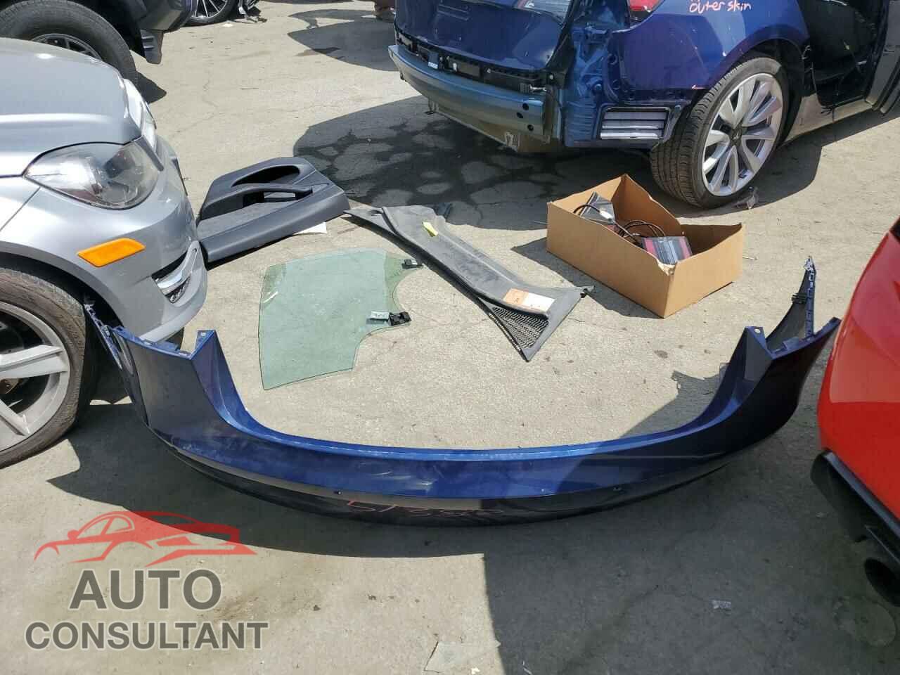 TESLA MODEL 3 2018 - 5YJ3E1EA5JF076550